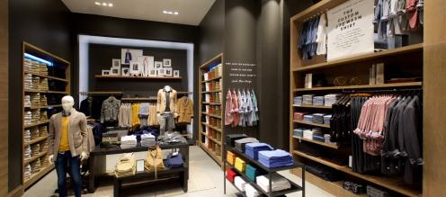BANANA REPUBLIC REOPENS WITH A NEW LOOK